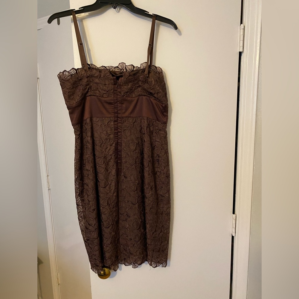 Lace with lining midi dress. Great condition with satin straps. Dry cleaned.